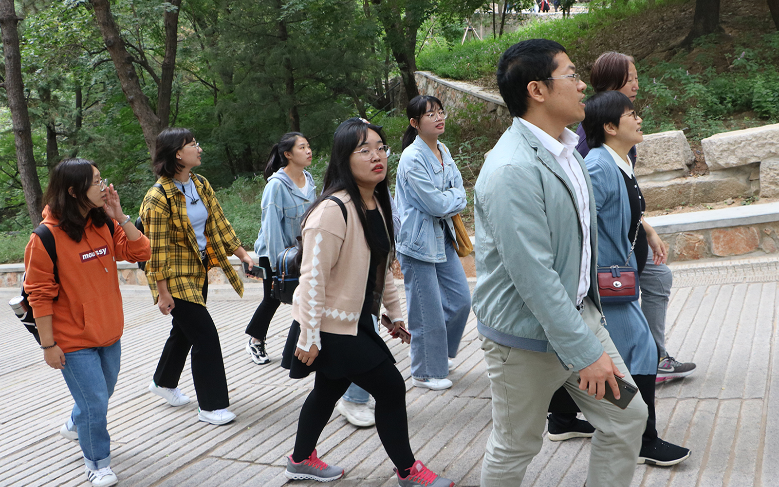 db8b2c3f391f4c35bc98b403c70feaf6.jpg w2.jpg